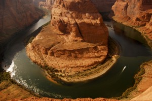 1000 Foot cliffs at Lake Powell